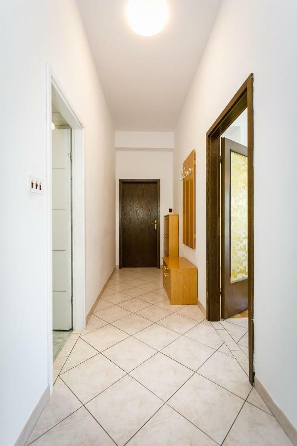 Apartments Mate Balote 54 Veglia Exterior foto