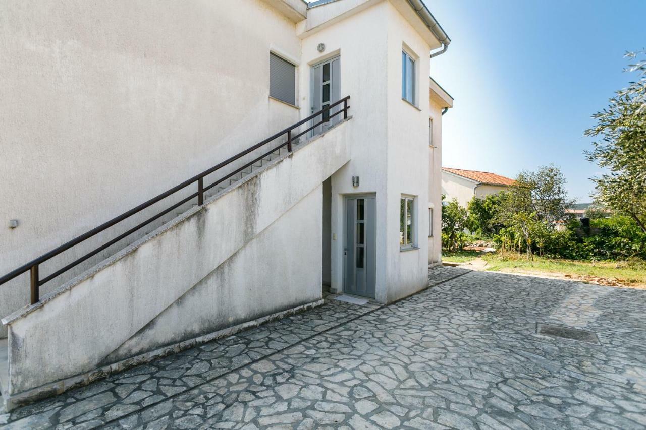 Apartments Mate Balote 54 Veglia Exterior foto